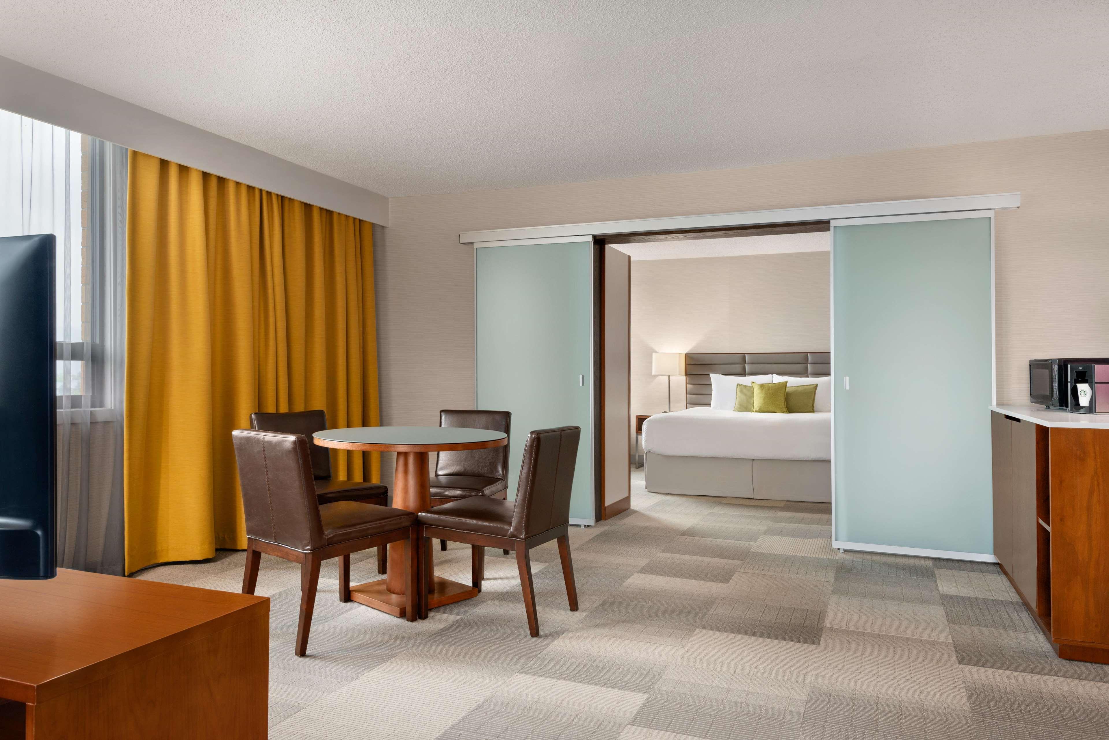 Coast Prince George Hotel By Apa Экстерьер фото