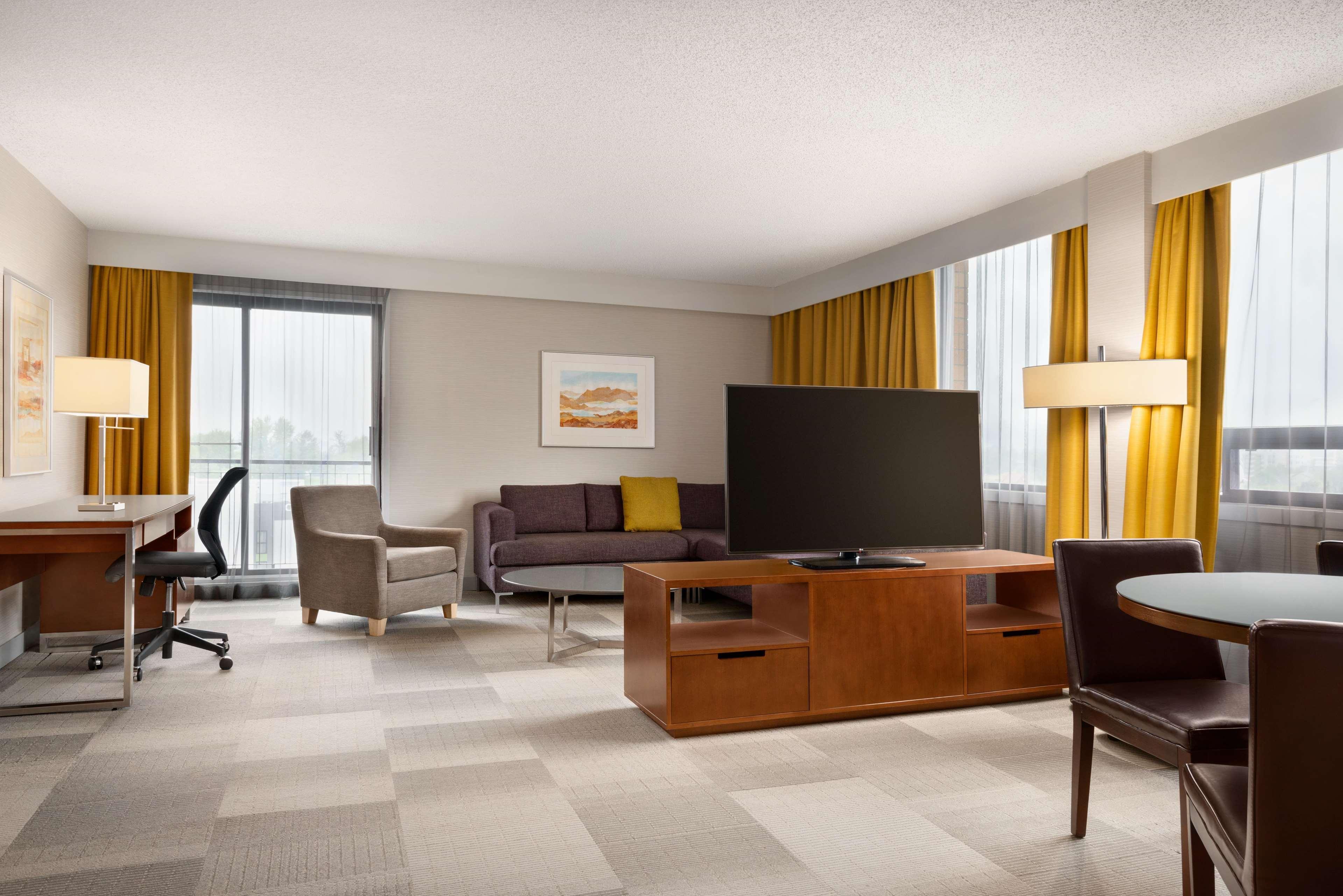 Coast Prince George Hotel By Apa Экстерьер фото