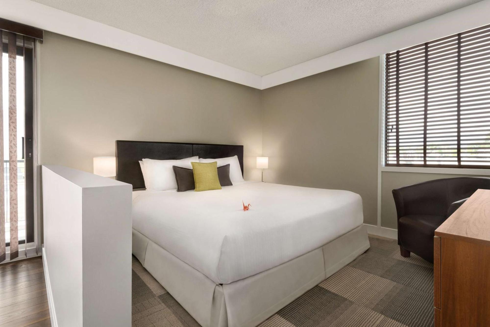 Coast Prince George Hotel By Apa Экстерьер фото
