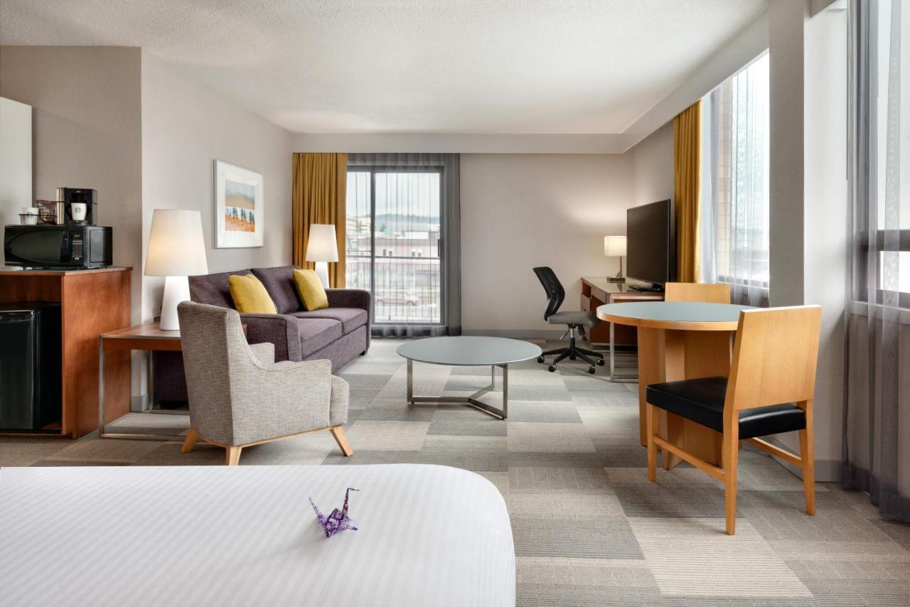Coast Prince George Hotel By Apa Экстерьер фото